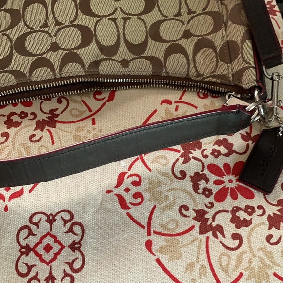Like new Coach Bag satchel or crossbody - Picture 7 of 8